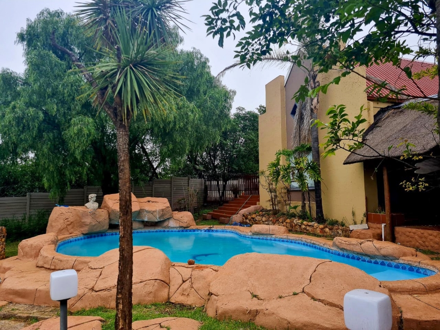 Commercial Property for Sale in Lindequesdrif North West